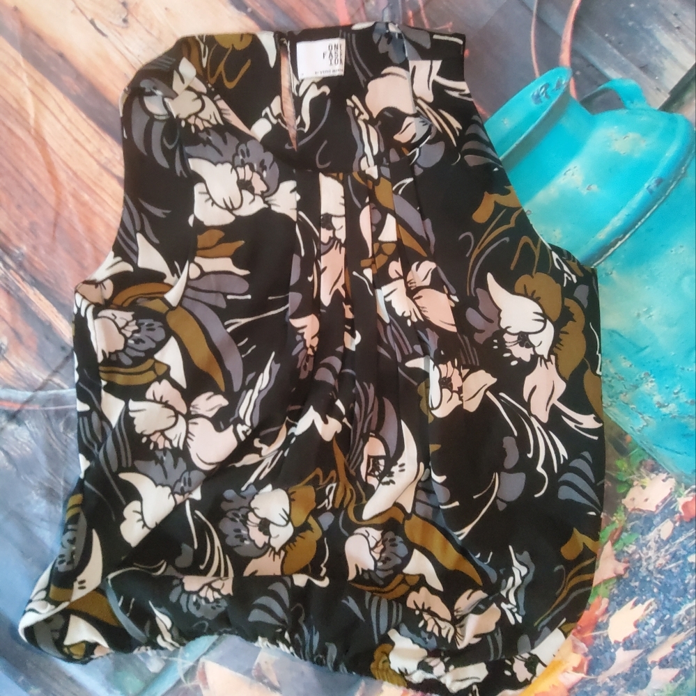 One fashion top by Vera Moda